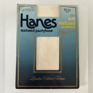 Vintage (1985) Hanes Textured Pantyhose (Size: A - B) in White Lace - NIP